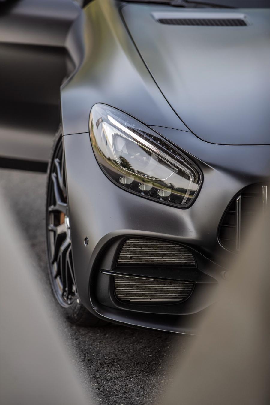 Детали экстерьера Mercedes-AMG GT C Edition 50 (C190) 2017 года  (фото 38 из 63)
